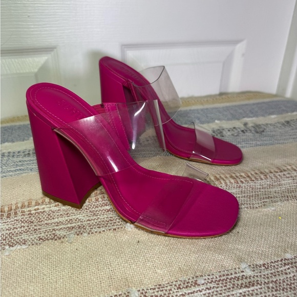 SCHUTZ Shoes - SCHUTZ Fuchsia Block Heel Sandals